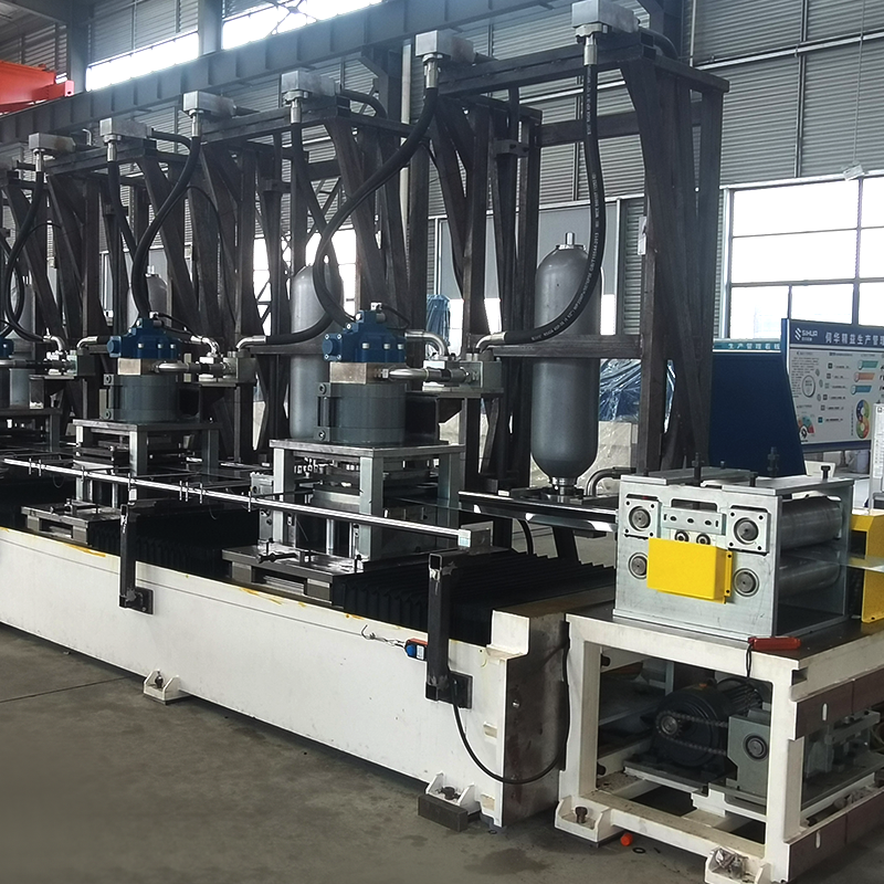 1.8-paksi servo menumbuk solar PV pendakap roll membentuk mesin
