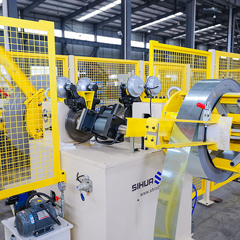 Stud dan menjejaki automatik perubahan lebar ketinggian ketebalan roll membentuk mesin dengan sistem pembungkusan automatik